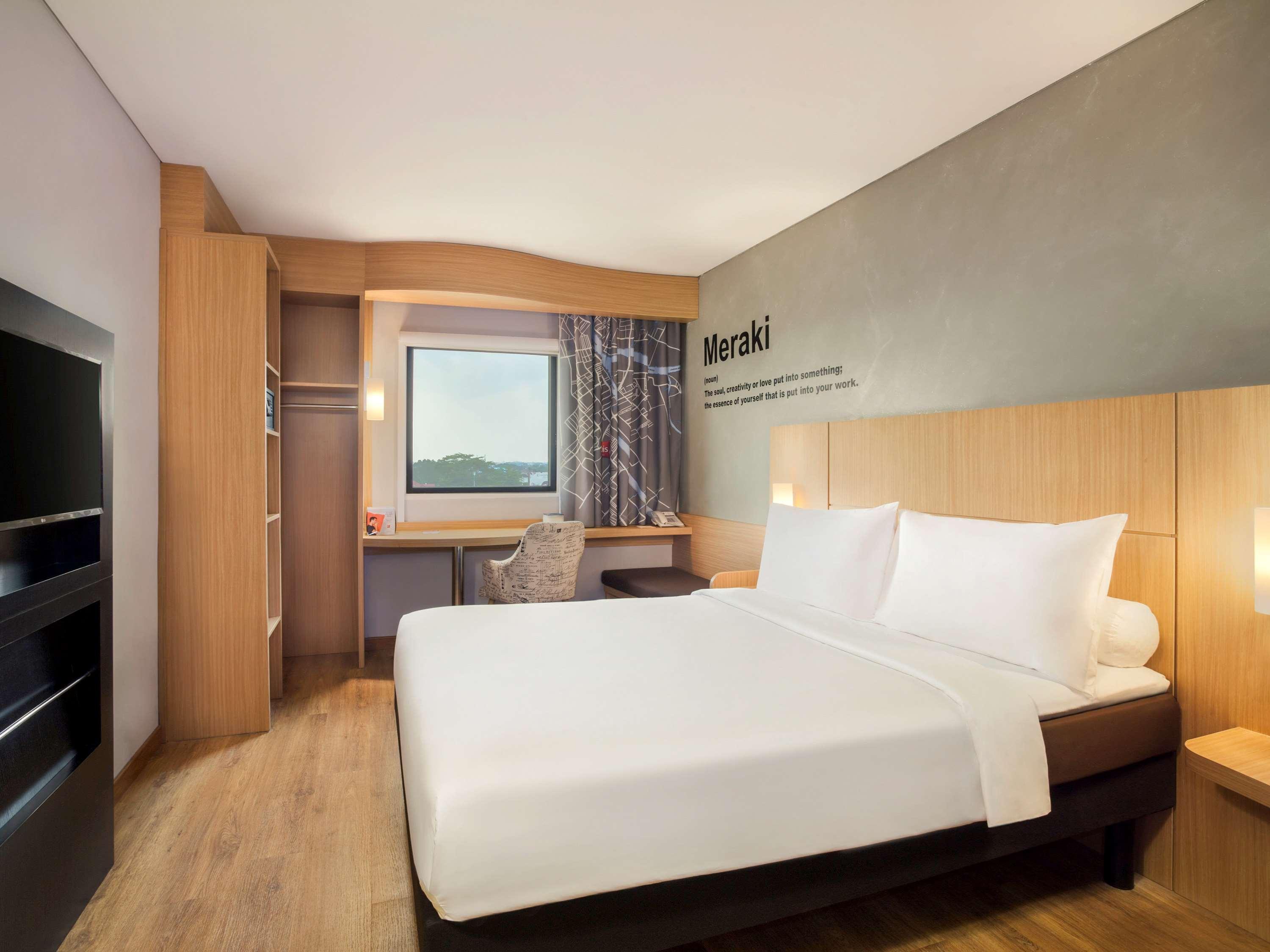 Ibis Pontianak City Center Экстерьер фото