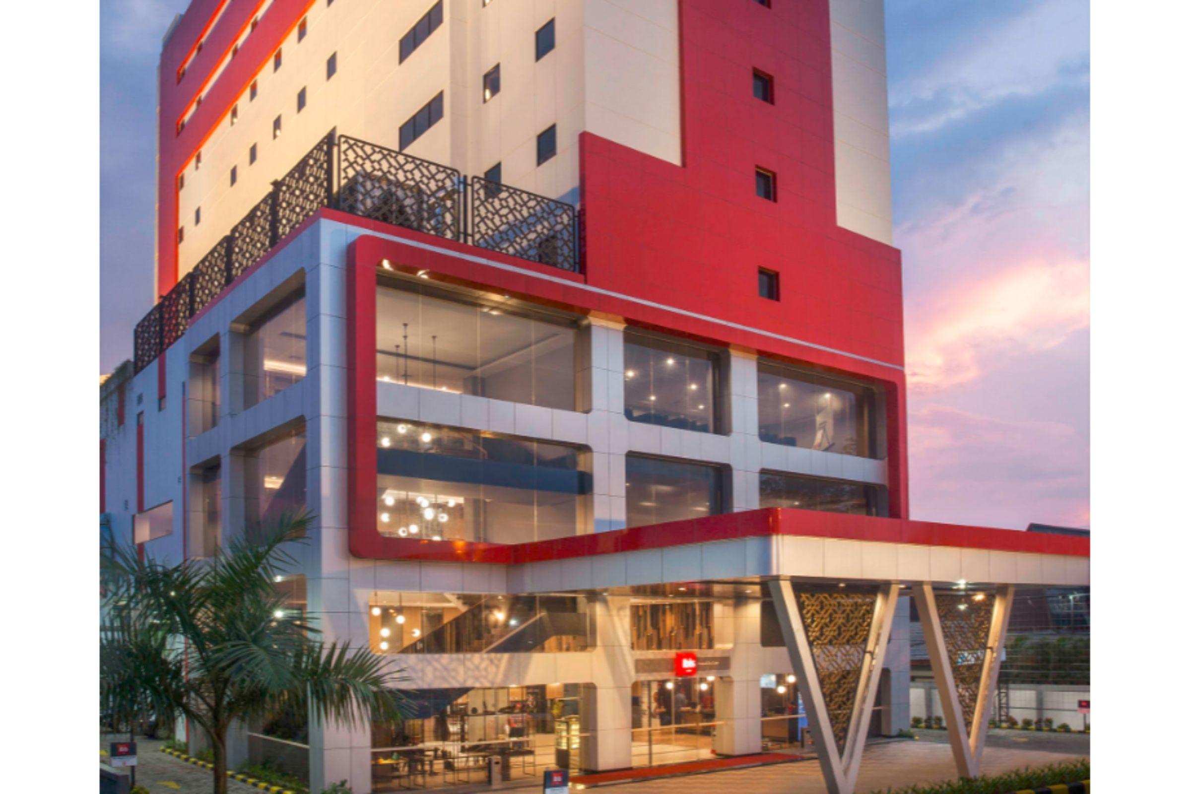 Ibis Pontianak City Center Экстерьер фото