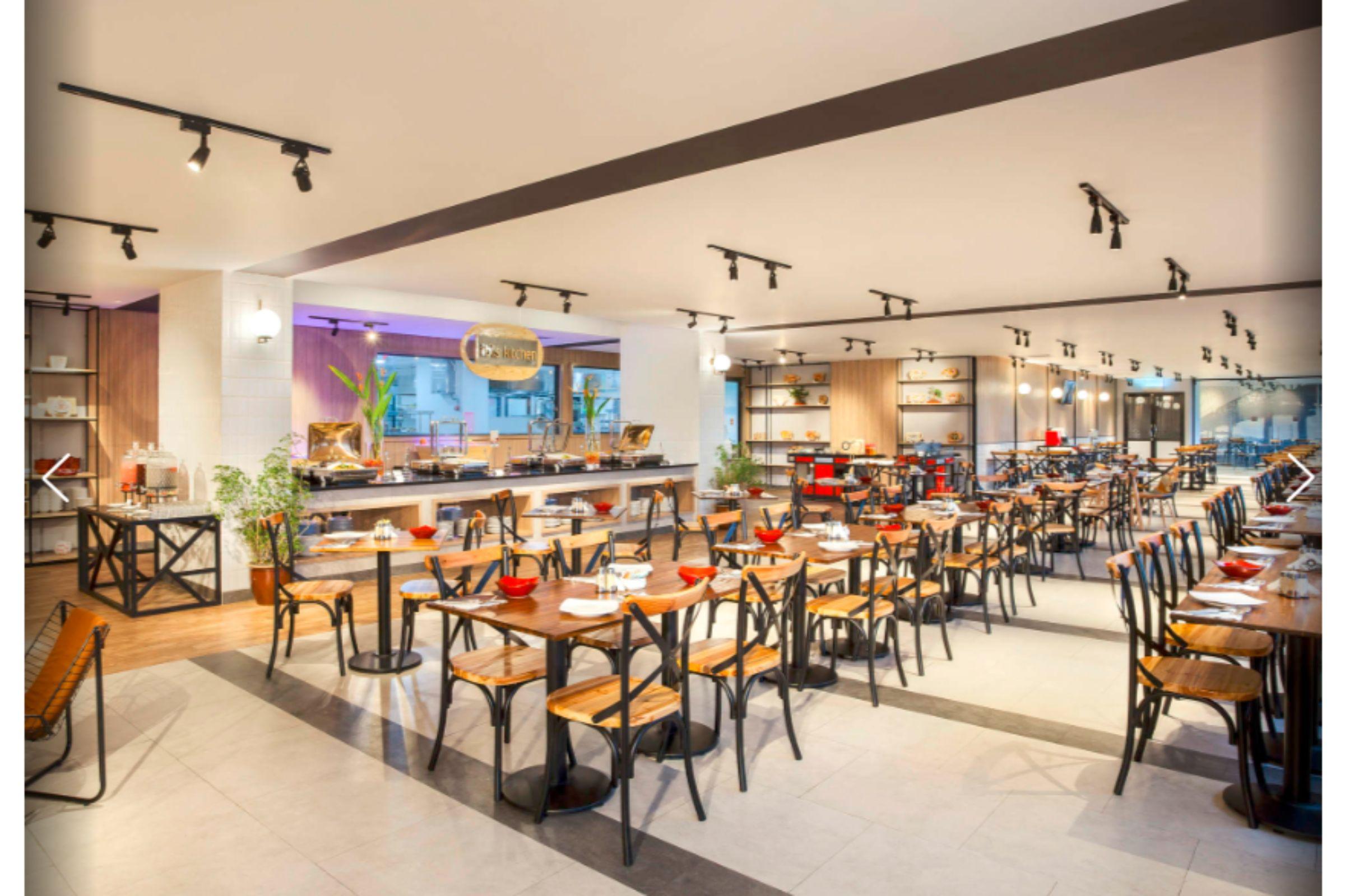 Ibis Pontianak City Center Экстерьер фото