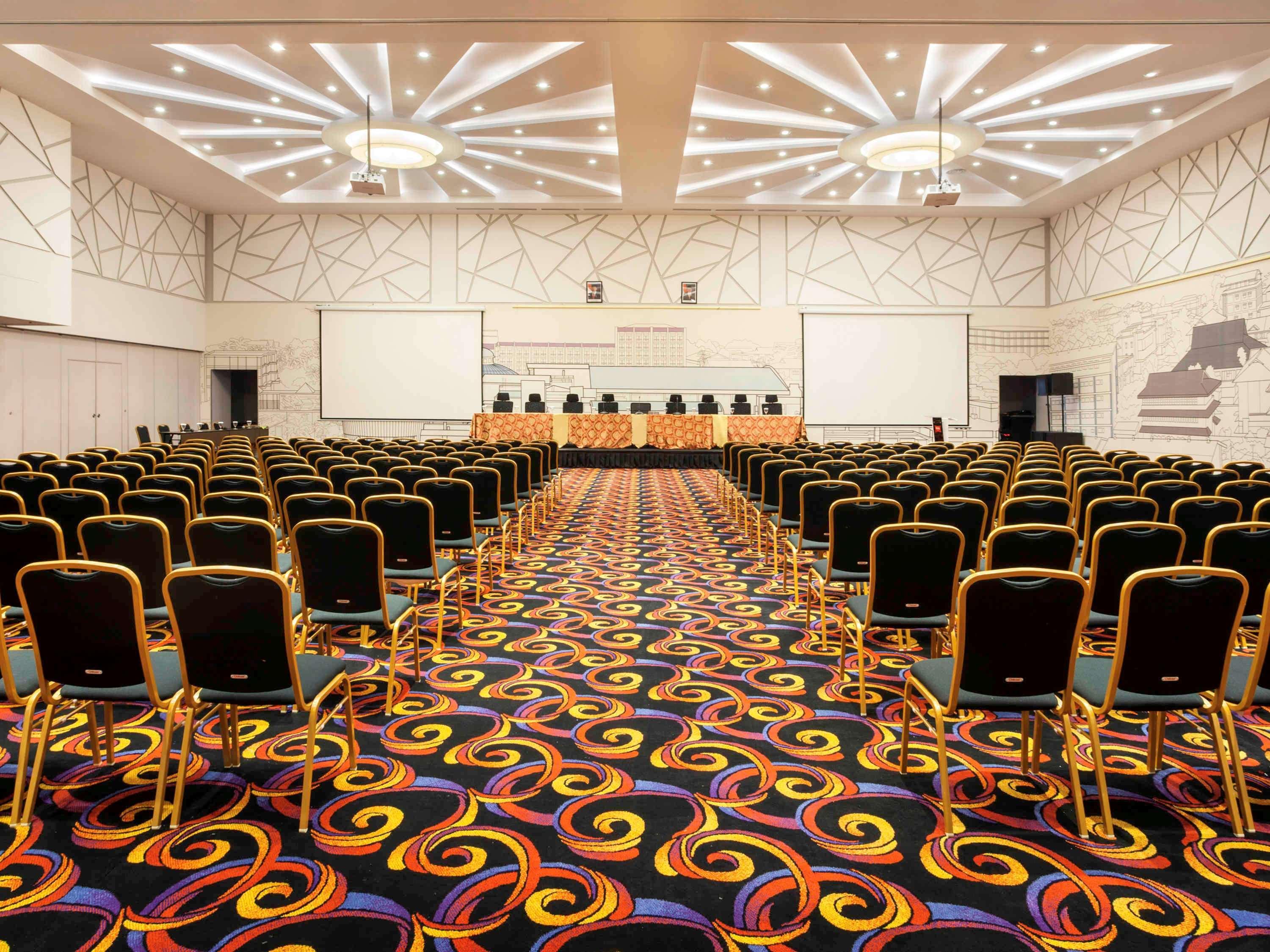 Ibis Pontianak City Center Экстерьер фото