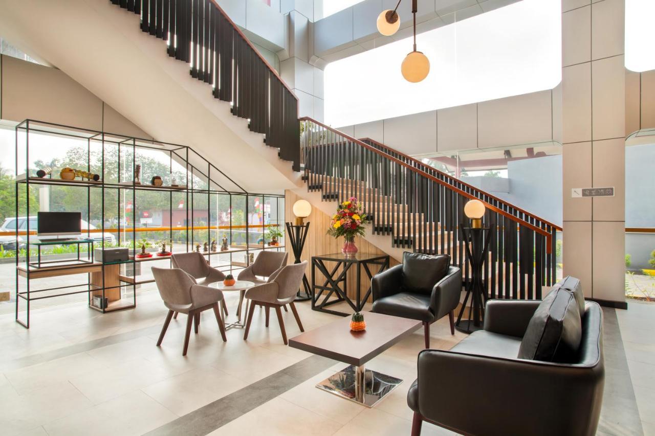 Ibis Pontianak City Center Экстерьер фото
